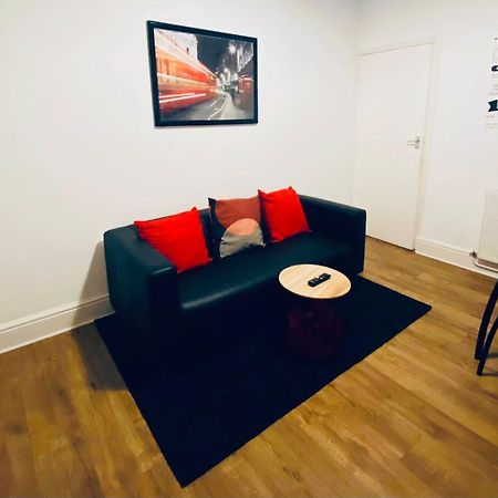 Spacious Four Bedroom Home 3 Bathrooms - Ковентри Экстерьер фото