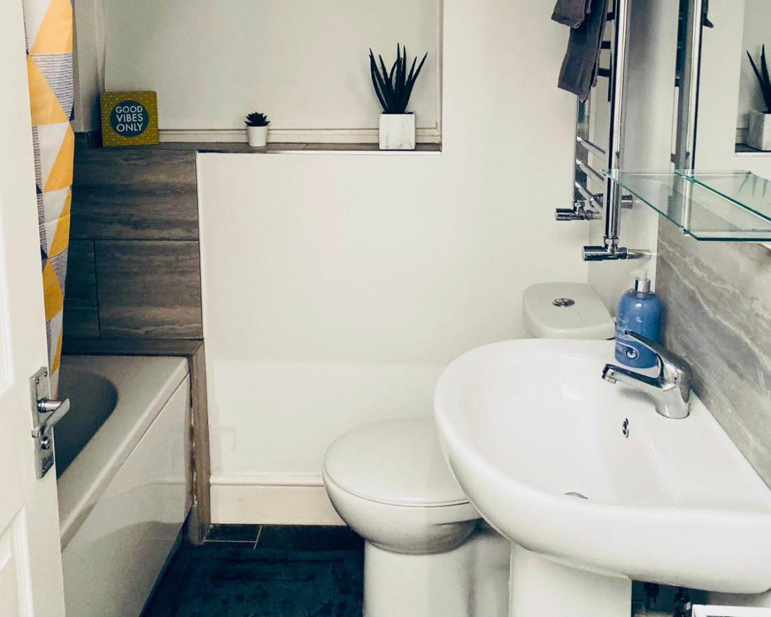 Spacious Four Bedroom Home 3 Bathrooms - Ковентри Экстерьер фото
