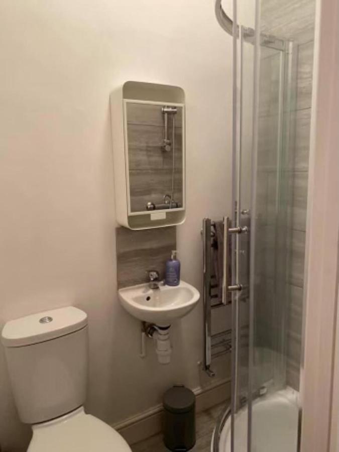 Spacious Four Bedroom Home 3 Bathrooms - Ковентри Экстерьер фото