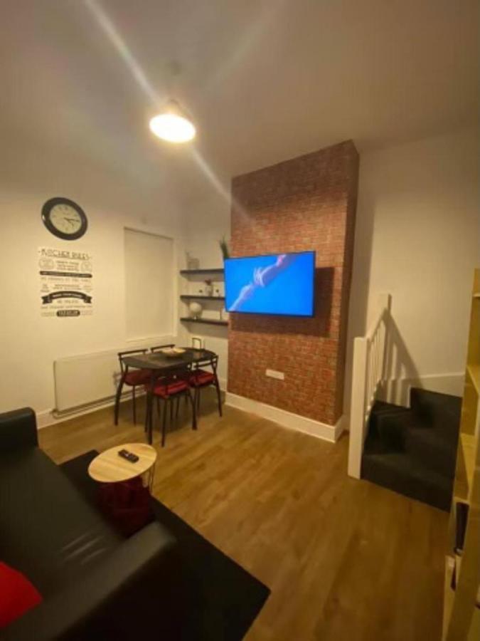 Spacious Four Bedroom Home 3 Bathrooms - Ковентри Экстерьер фото
