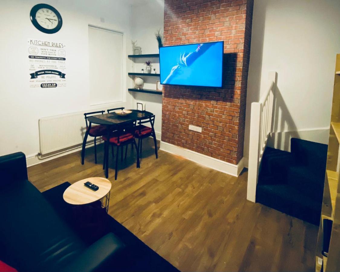 Spacious Four Bedroom Home 3 Bathrooms - Ковентри Экстерьер фото