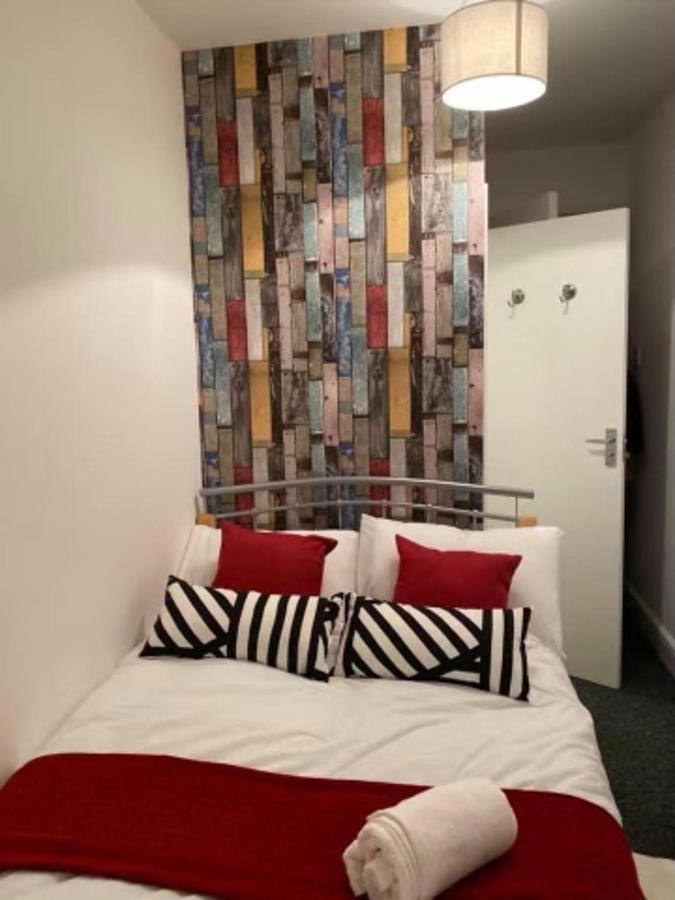 Spacious Four Bedroom Home 3 Bathrooms - Ковентри Экстерьер фото