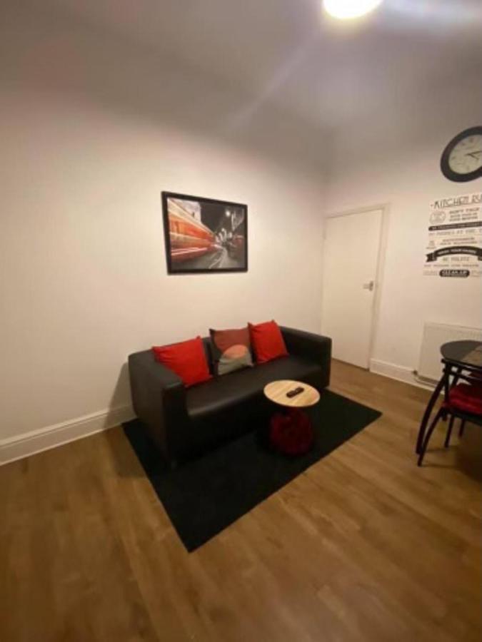 Spacious Four Bedroom Home 3 Bathrooms - Ковентри Экстерьер фото