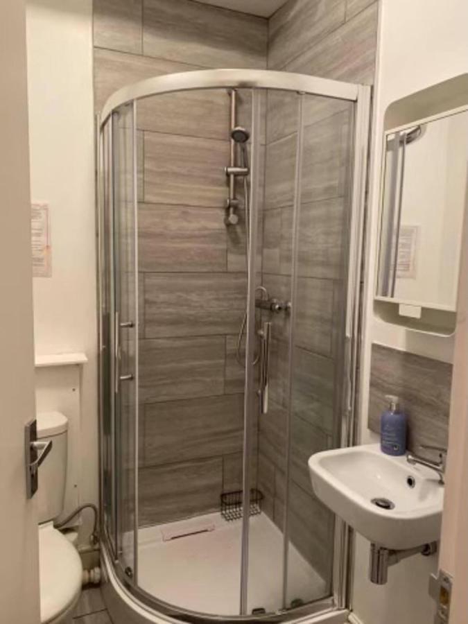 Spacious Four Bedroom Home 3 Bathrooms - Ковентри Экстерьер фото
